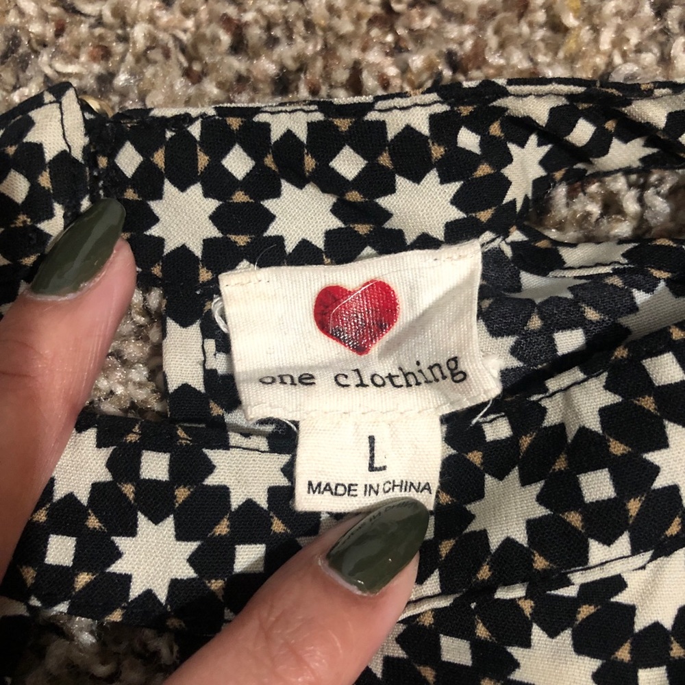 Patterned Romper - Picture 6 of 7